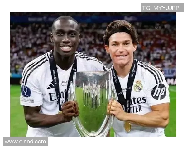 弗兰加西亚重返皇马左后卫回购引发球迷热议